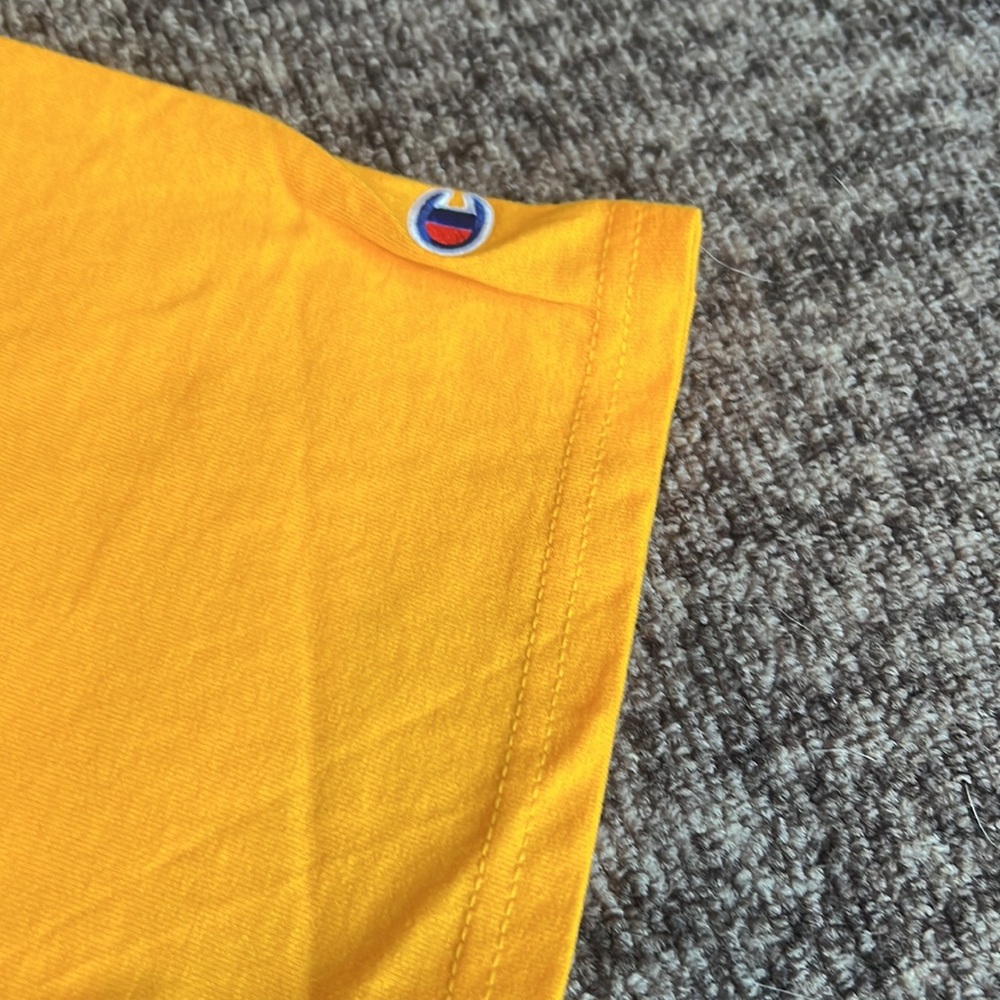 Champion Men’s Small Yellow Space station gaming t shirt - Picture 6 of 7